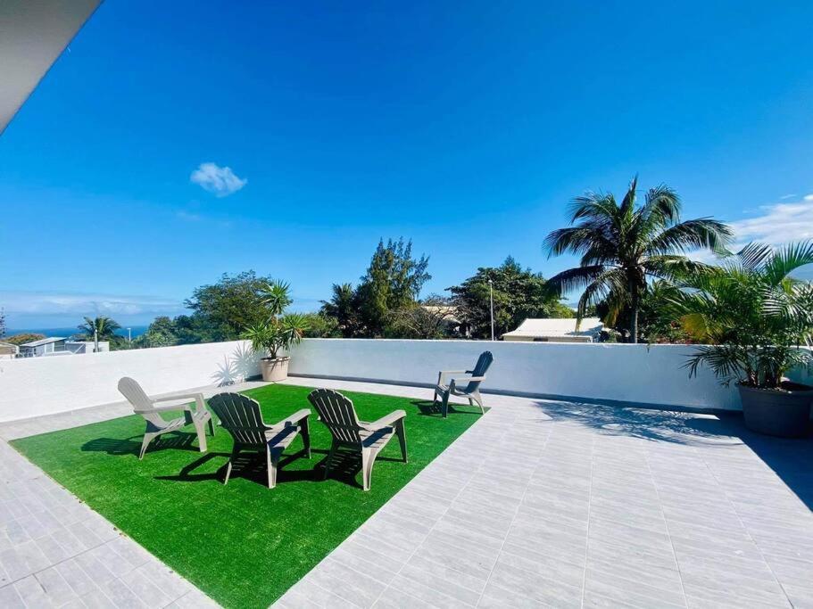Villa Bois De Couleur Piscine Et Toit Terrasse Saint Pierre Exterior foto